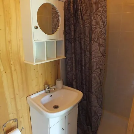 Wakacyjne Domki Nad Jeziorem U Falow Villa Polanczyk Exterior photo