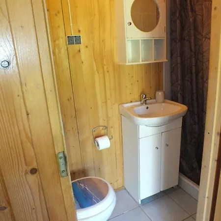 Wakacyjne Domki Nad Jeziorem U Falow Villa Polanczyk Exterior photo