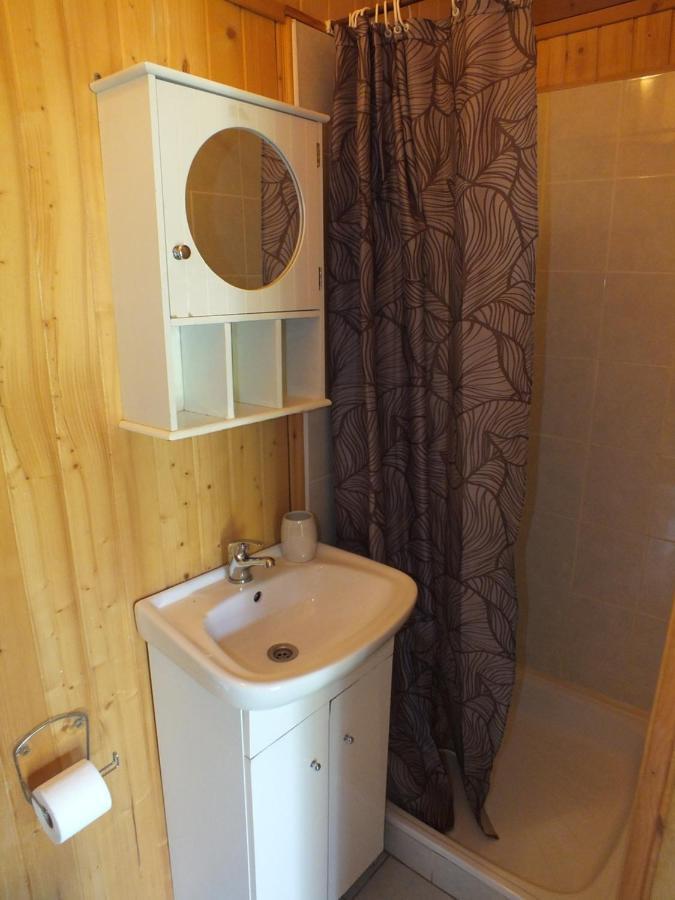 Wakacyjne Domki Nad Jeziorem U Falow Holiday home *